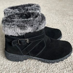 Khombu “Jessica” Boot (Never Worn)